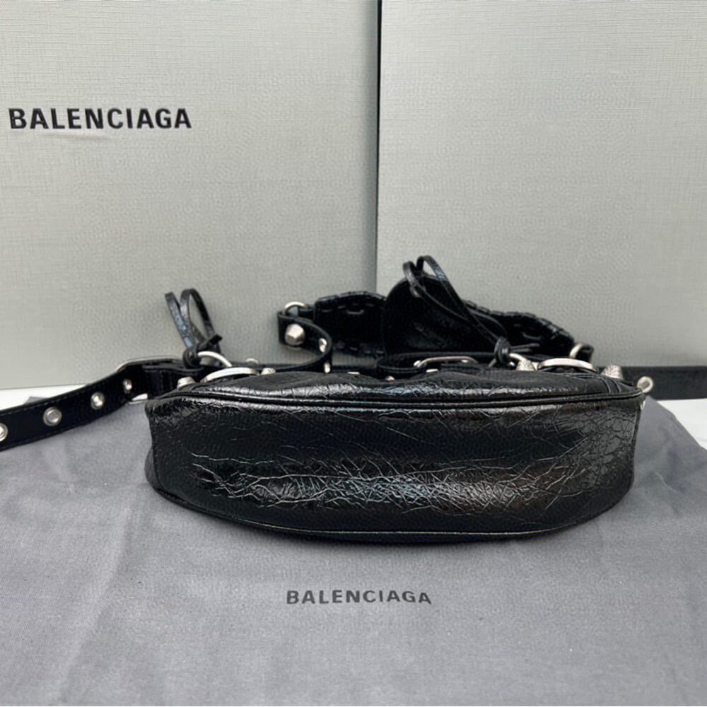 Ba*len*cia*ga womens le cagole xs shoulder bag