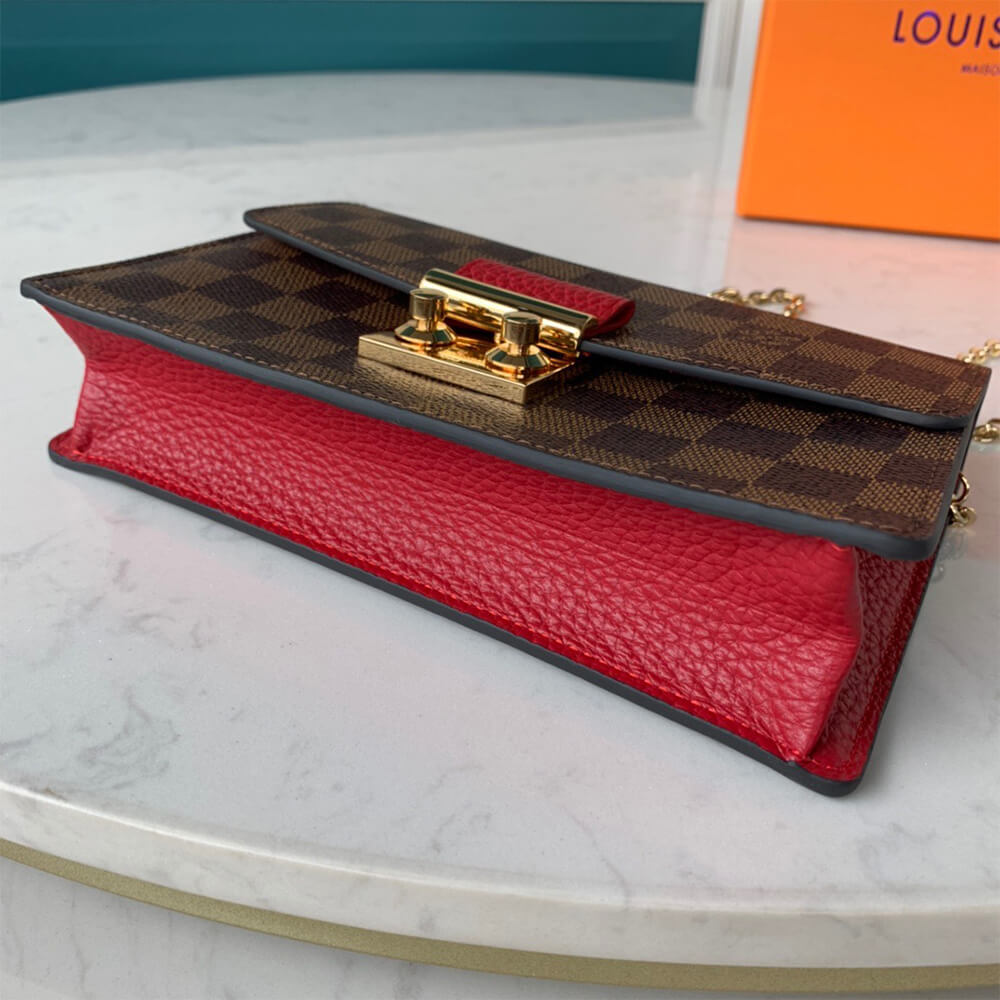 l**is V*t*n croisette chain wallet