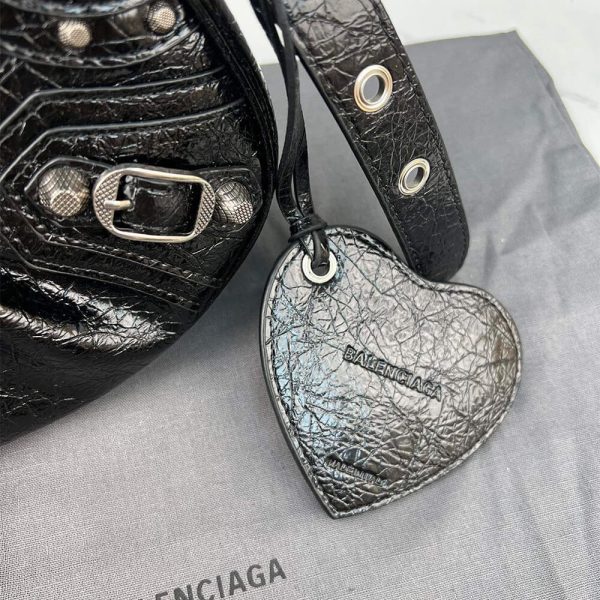 Ba*len*cia*ga womens le cagole xs shoulder bag